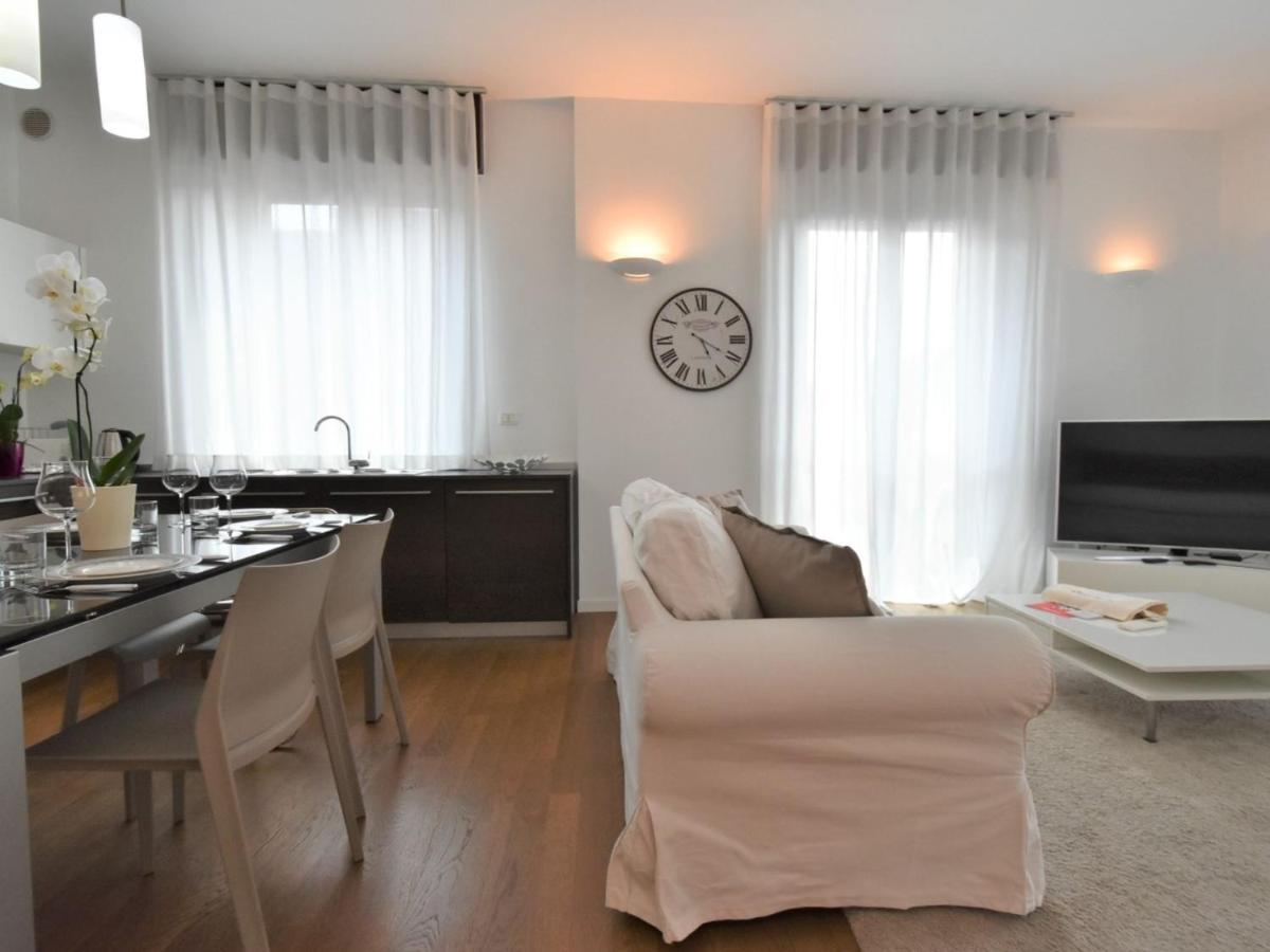 Apartment Corso Genova Apartment By Interhome Milan Bagian luar foto
