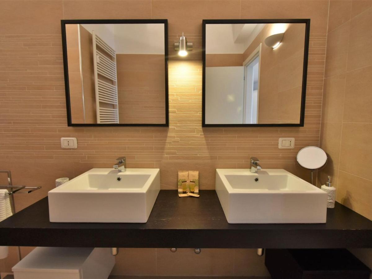 Apartment Corso Genova Apartment By Interhome Milan Bagian luar foto