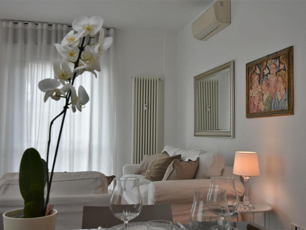 Apartment Corso Genova Apartment By Interhome Milan Bagian luar foto