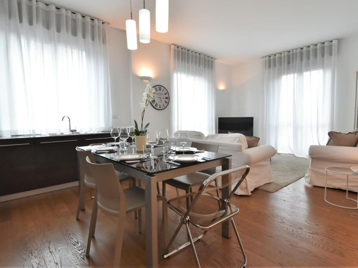 Apartment Corso Genova Apartment By Interhome Milan Bagian luar foto