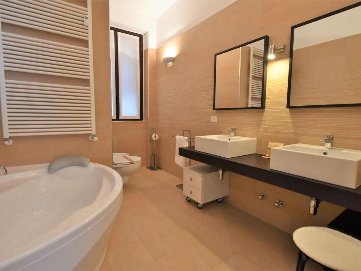 Apartment Corso Genova Apartment By Interhome Milan Bagian luar foto